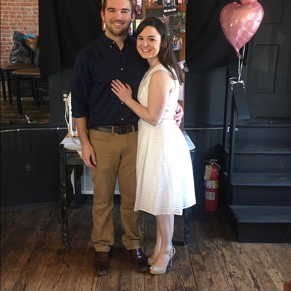 White Tommy Hilfiger Dress Size 4 EUC - Picture 3 of 6